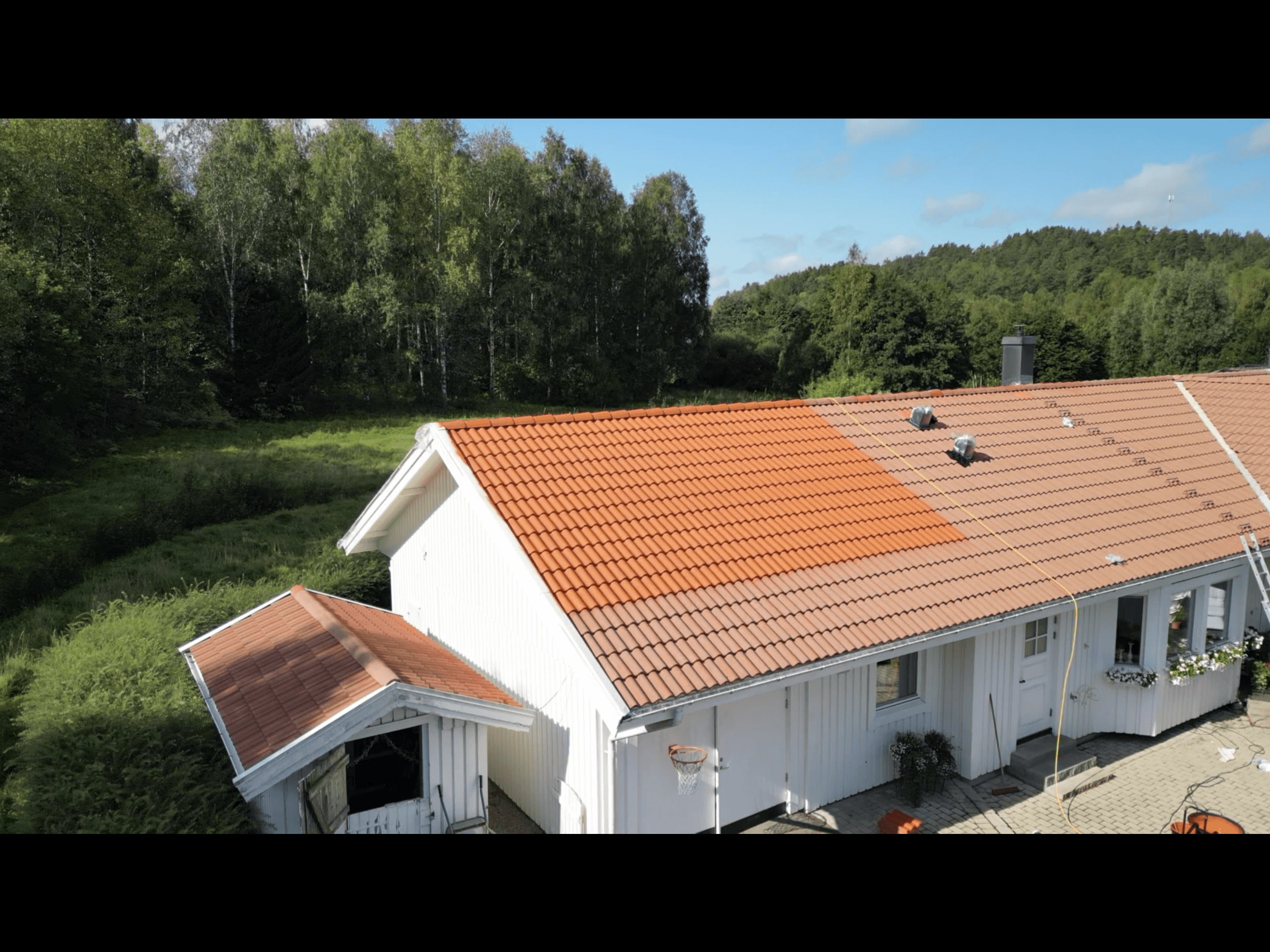 Roof painting coating red